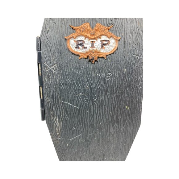 WWF WWE Undertaker 1998 Jacks Pacific Wrestl Coffin Casket Match Collectible RIP - Picture 3 of 11